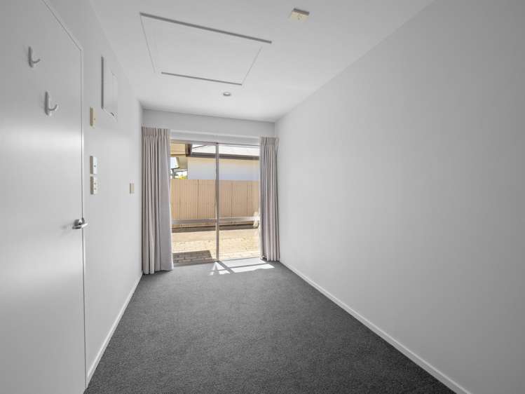 2/19 Tancred Street Ashburton_13