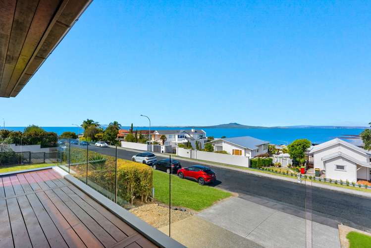 11 Katui Street Castor Bay_36