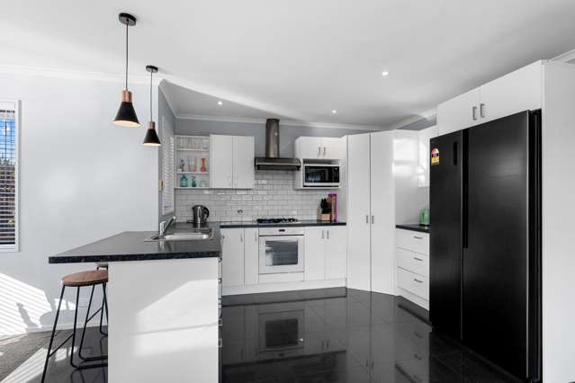 106 Bassett Street Burwood_2