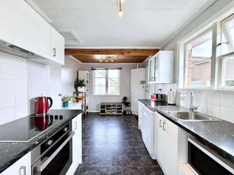 179 Waddington Drive Naenae_4