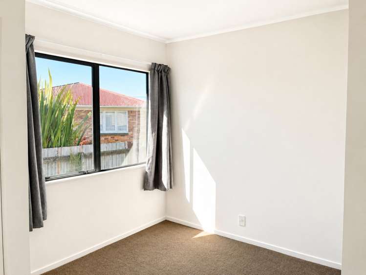 56B Sutton Crescent Papakura_12