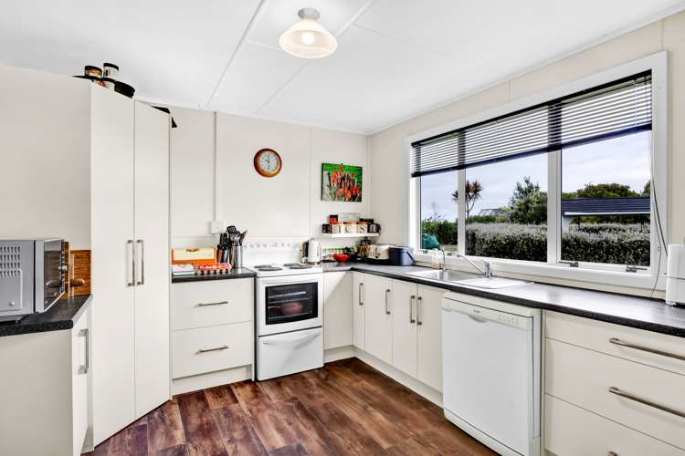 15 Auroa Road Otakeho_9