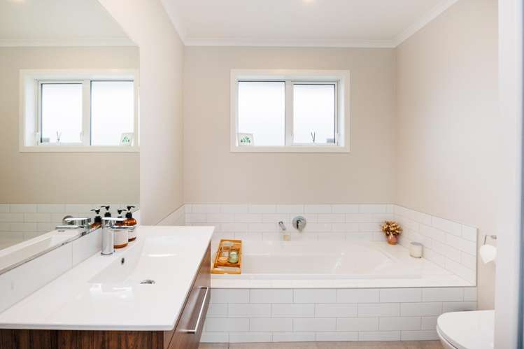 16 Cyprus Place Fitzherbert_16