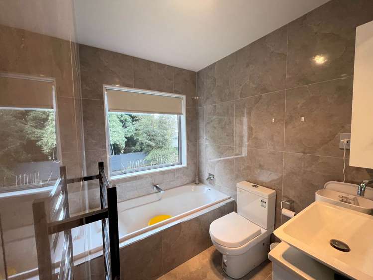 38 Windermere Crescent Blockhouse Bay_9