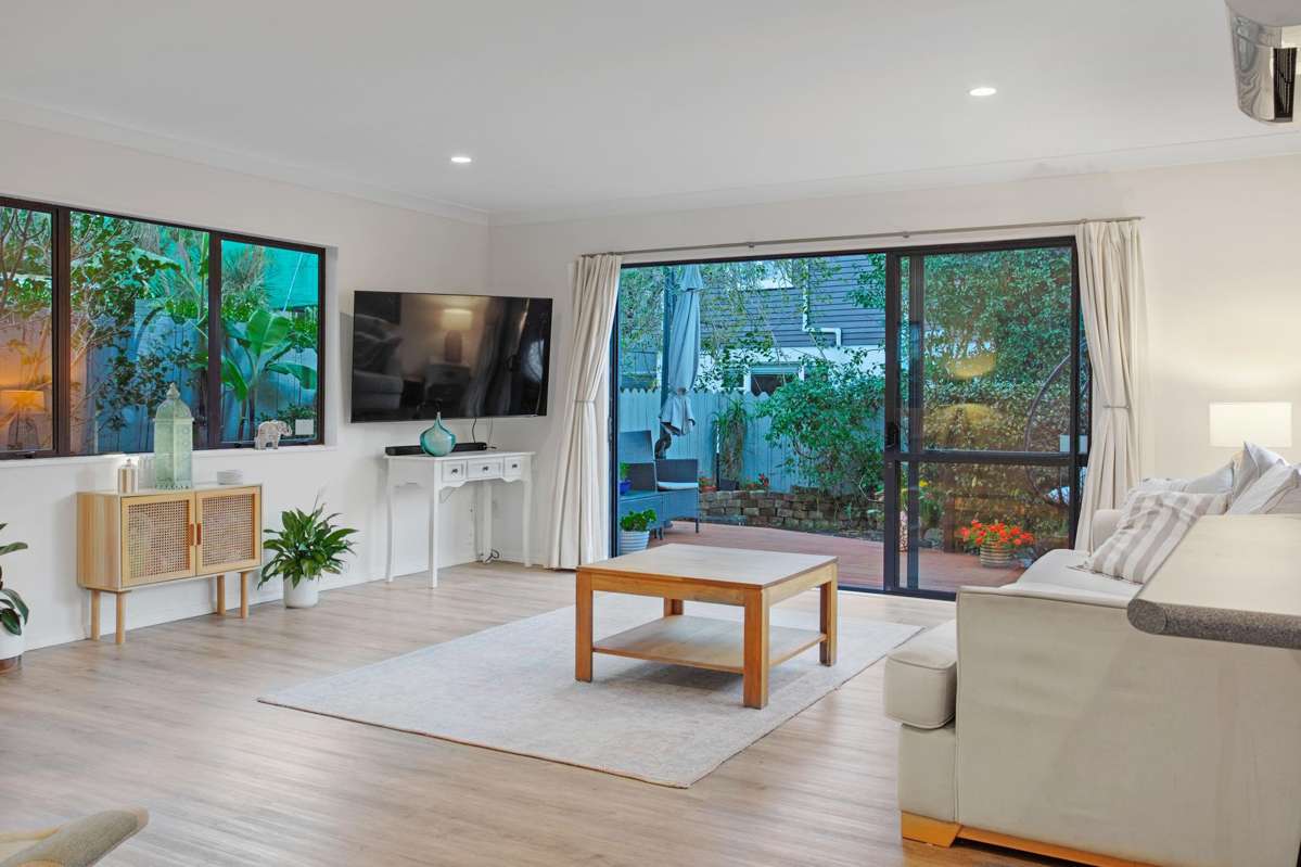 3/6A Botany Road_5