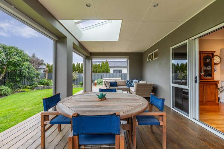 13 Heynes Place Clive_19