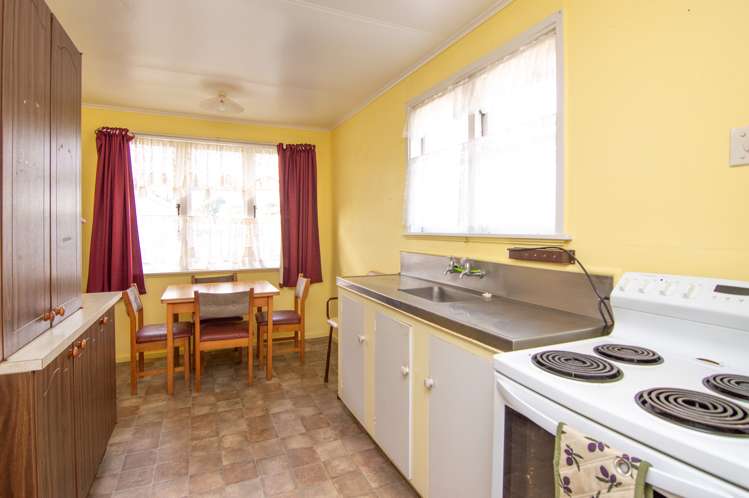 99 Clyde Crescent Roslyn_6