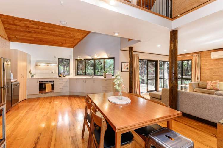 8 Kauri Loop Road Oratia_5