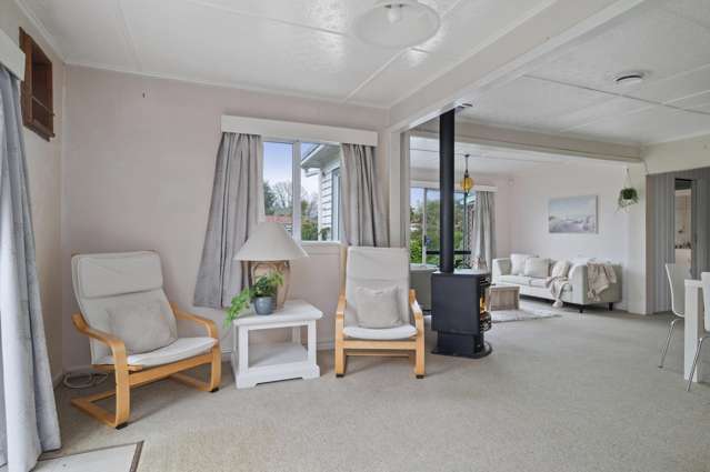 2 Holden Avenue Holdens Bay_4