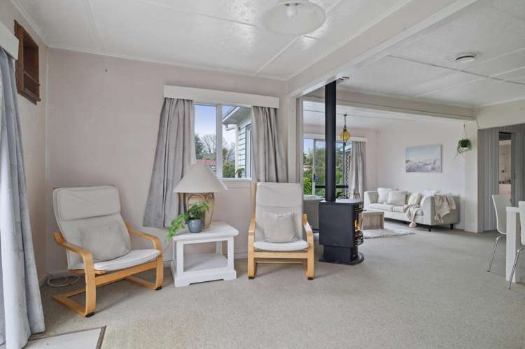 2 Holden Avenue Holdens Bay_4