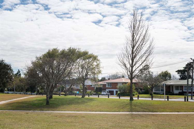 54 Carlyle Avenue Chartwell_24