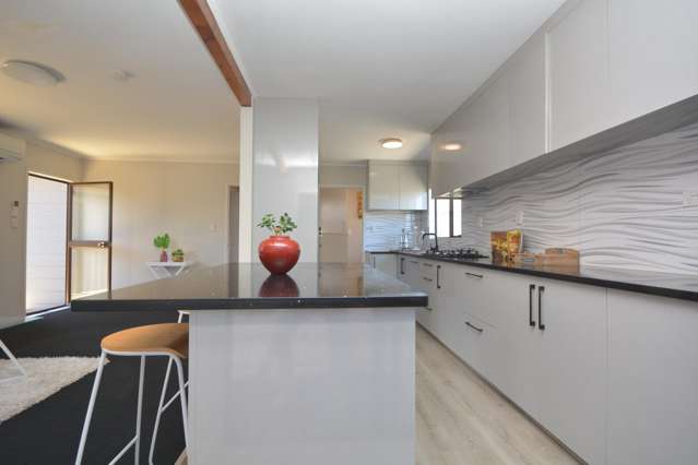2/24 Norrie Smith Avenue Flat Bush_3