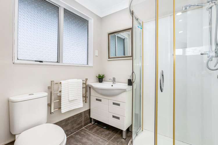 143 California Drive Totara Park_17