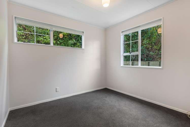 6 Cyril Way Paparangi_15