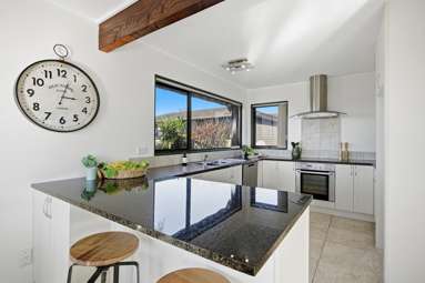 2/983 Beach Road_2