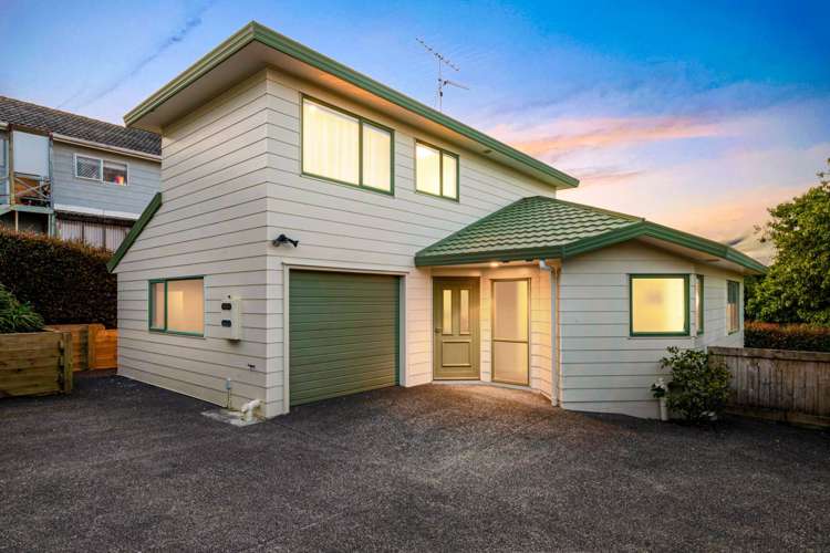 2/253 Wairau Road Totara Vale_17