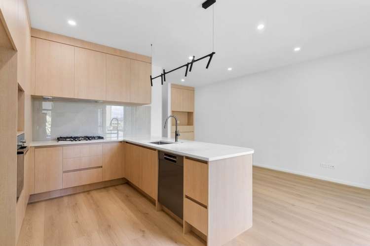 23 Karaka Village Parade Karaka_9