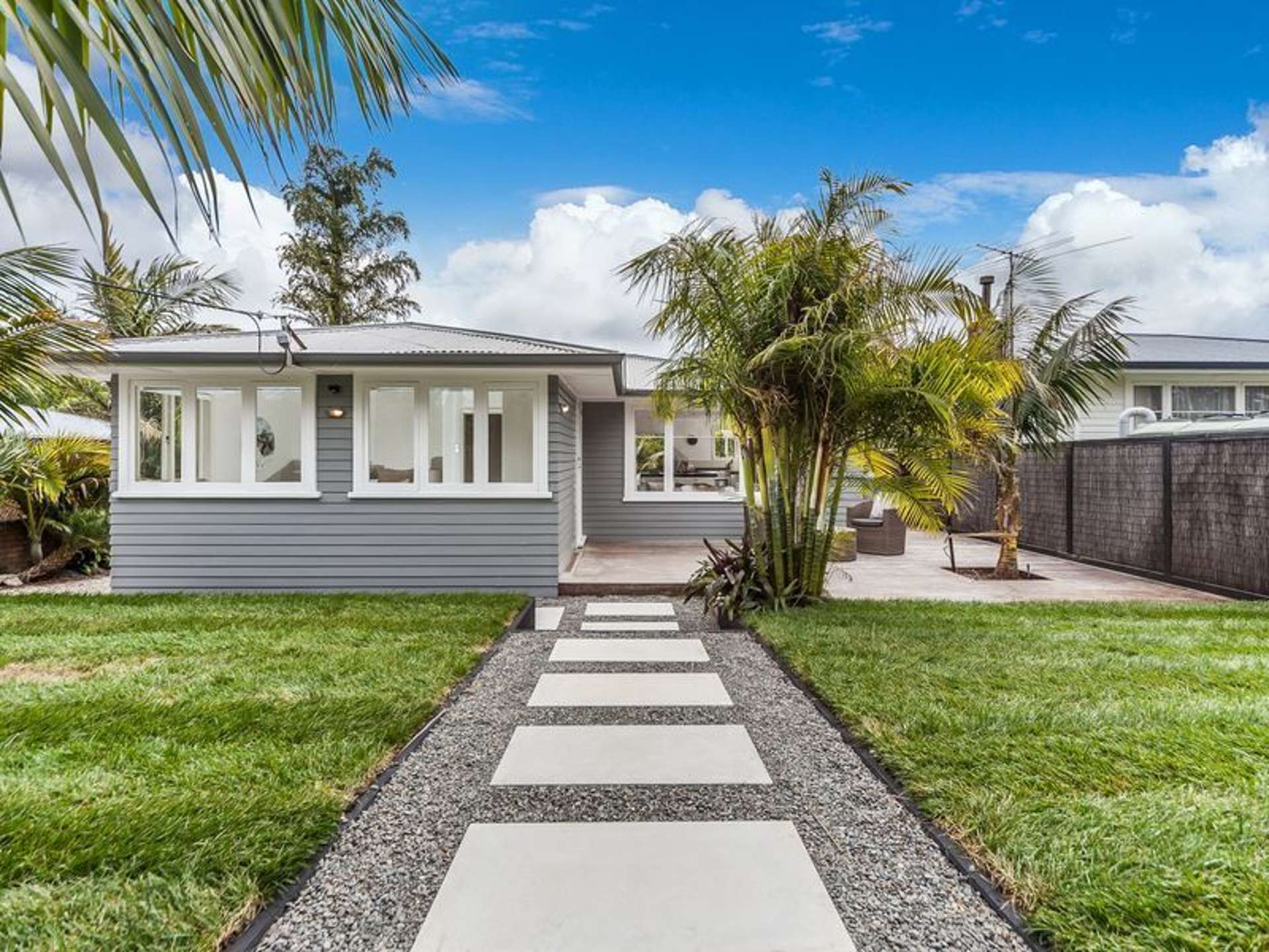 13 Amberley Avenue Te Atatu South_0