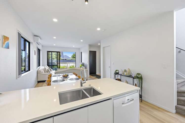 2/39 Lyndhurst Road Te Atatu South_12