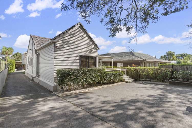 11 Golf Road Epsom_19