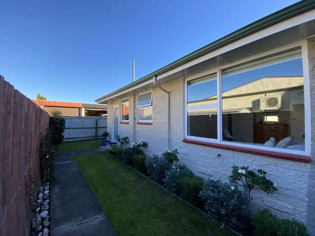Two bedroom home Riccarton