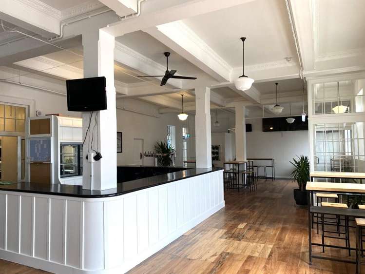 63 High Street North Carterton_6