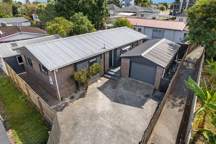 2/20 Frances Street Manurewa_13