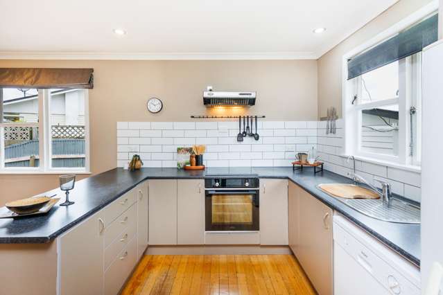 8 Firth Place Awapuni_3