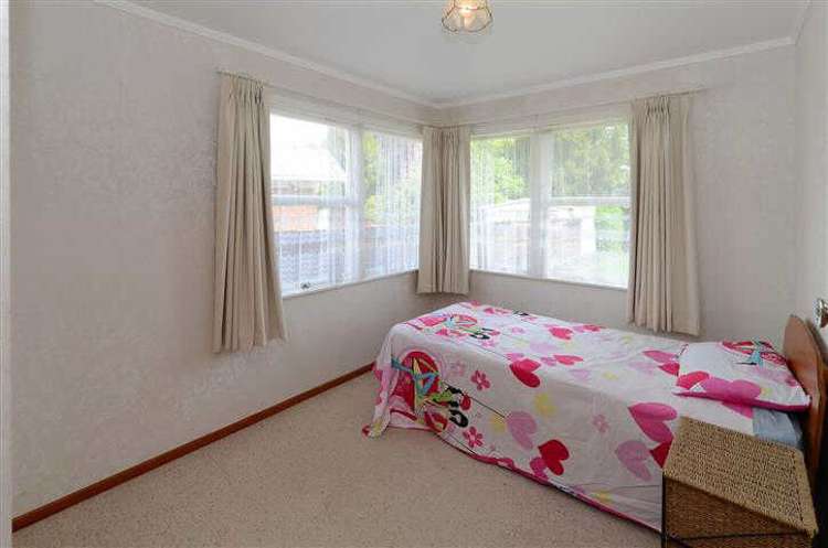 5 Colstone Street Glenview_12