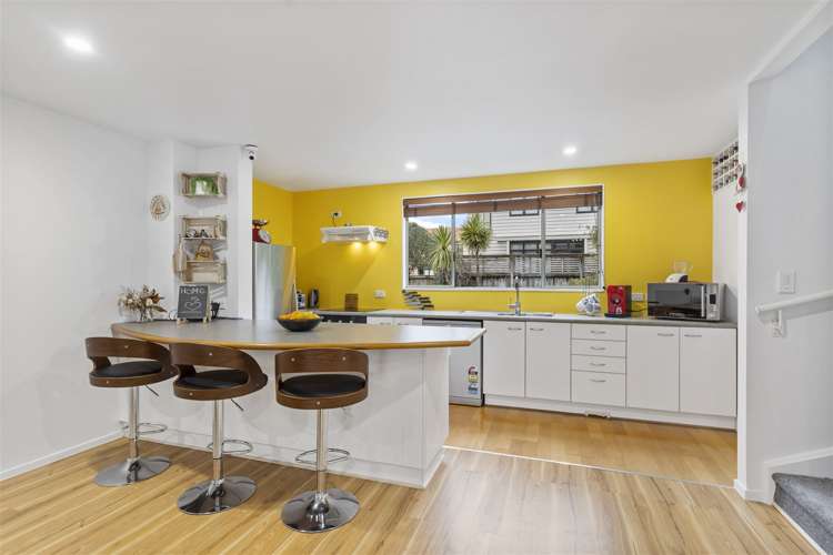 27/14 Ambrico Place New Lynn_3