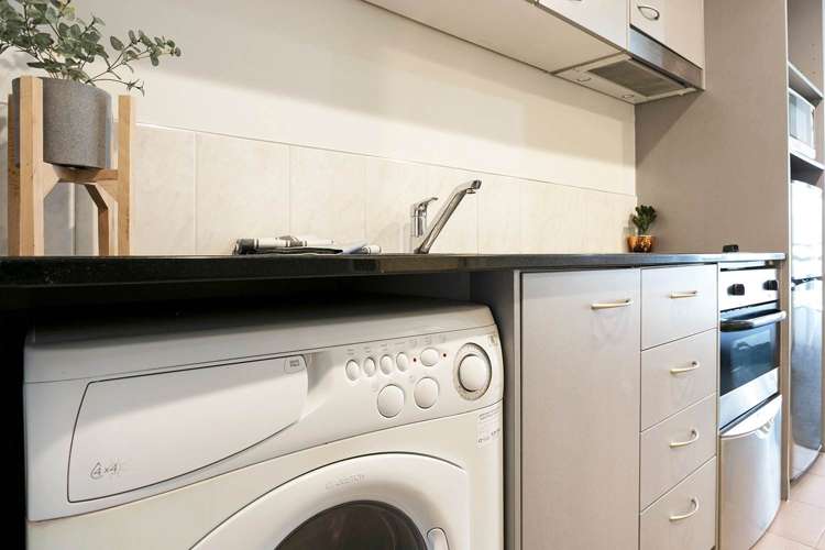 14D/76 Albert Street City Centre_13