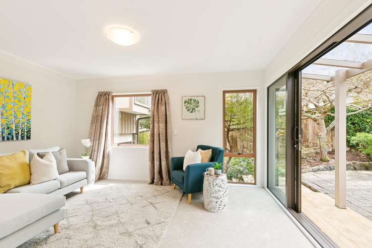 7 Nadia Grove Khandallah_14