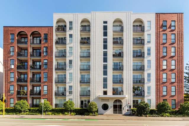 Sunlit, Stylish & Priced to Sell