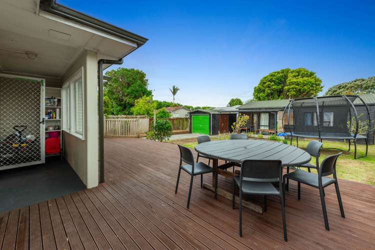 17 Muir Avenue Mangere Bridge_15