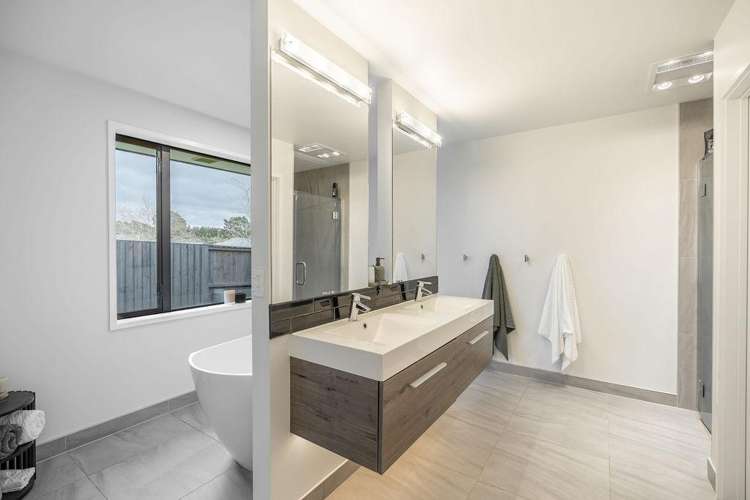 76 Puhirake Crescent Pyes Pa_12
