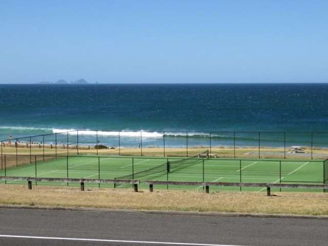 105 Oratia Place Onemana_3