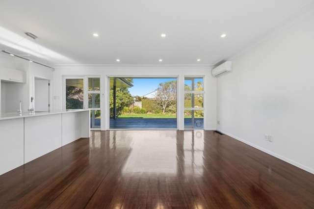 143 Riddell Road 1670_3