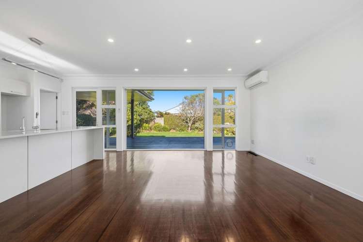 143 Riddell Road 1670_3