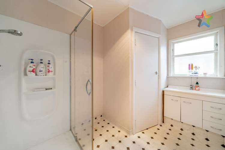 52 Russell Road Wainuiomata_13