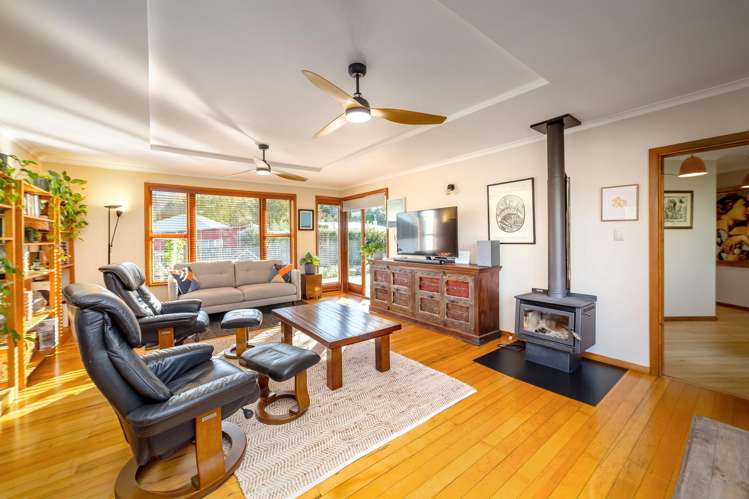 9 Card Crescent Featherston_2