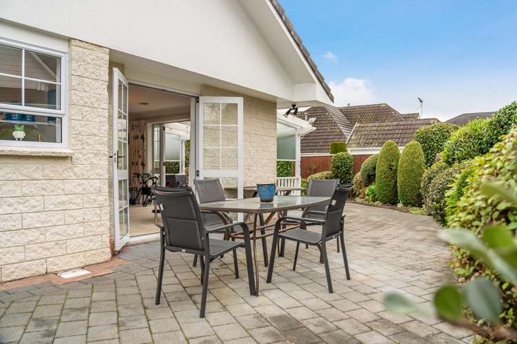 19 Comeskey Grove Elderslea_14