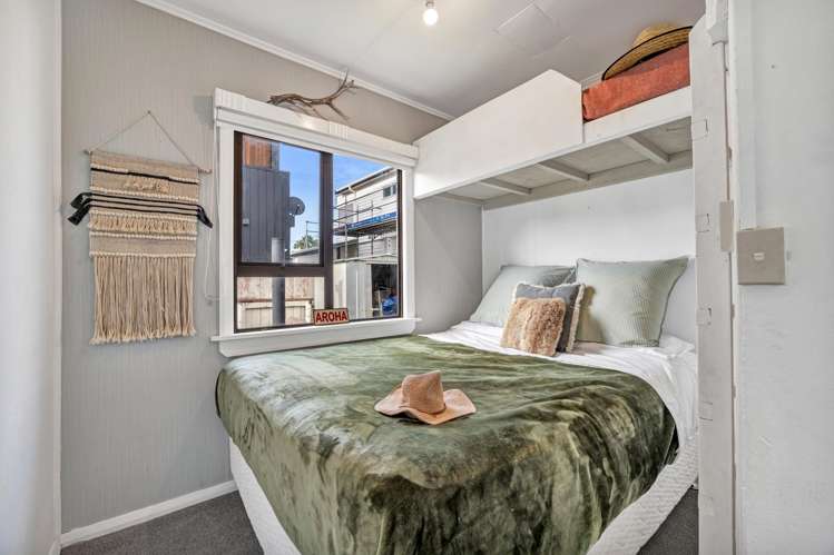 52 Fifth Avenue Urenui_8