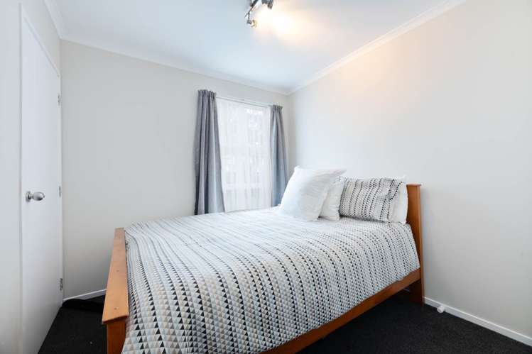 11 Allington Road Massey_16