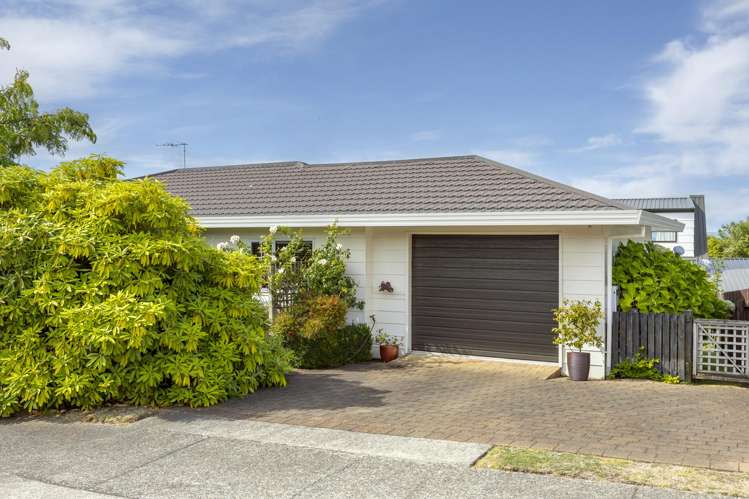 2/8 Kinder Street Acacia Bay_6