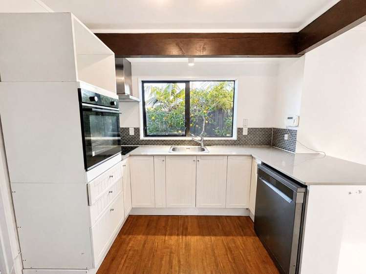 3/98 Roberts Road Te Atatu South_5