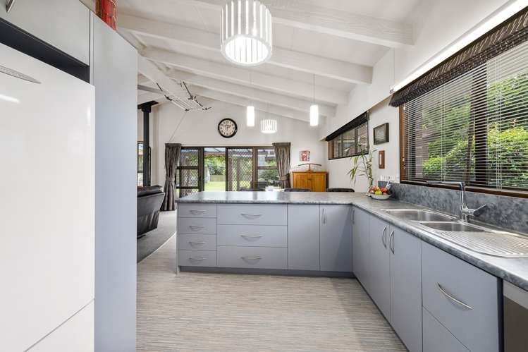 33b Dillons Point Road Islington_11