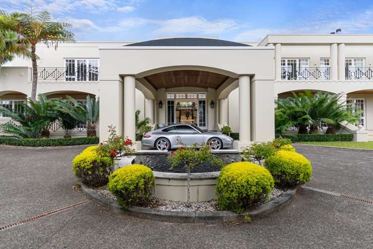 The Sumich Chaplin-designed mansion at 320 Kohimarama Road, in Auckland's St Heliers, was the first house to break the <img0m price ceiling in New Zealand. Photo / Supplied