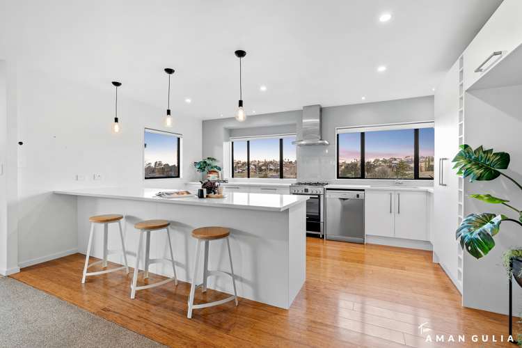 2/26 Unsworth Drive Unsworth Heights_3