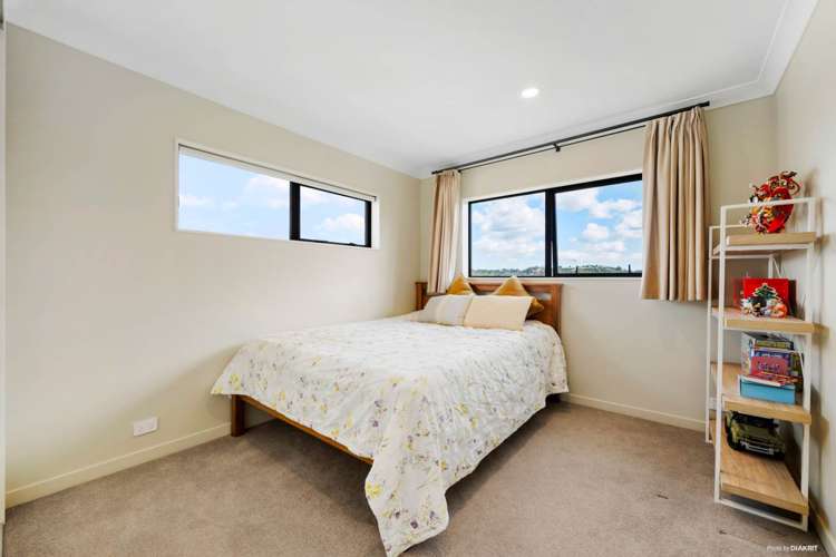 17 Oak Bark Drive Schnapper Rock_17