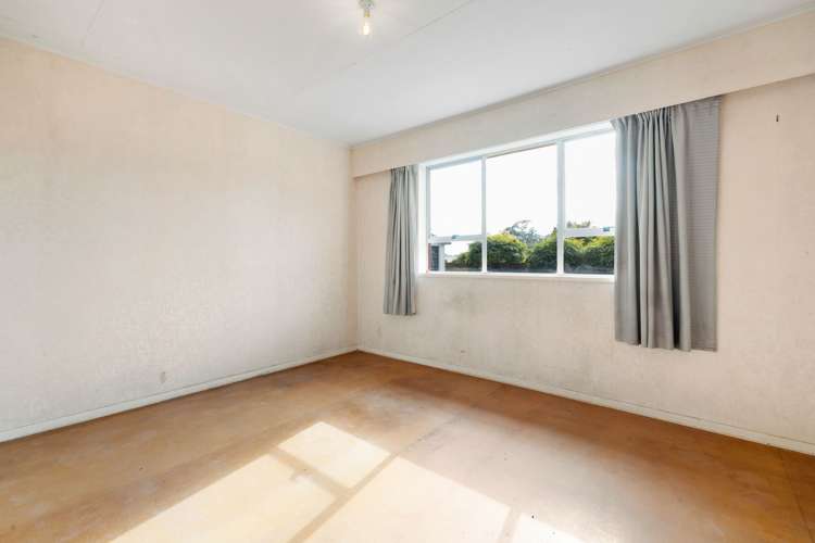 15 Sheridan Crescent Leamington_13